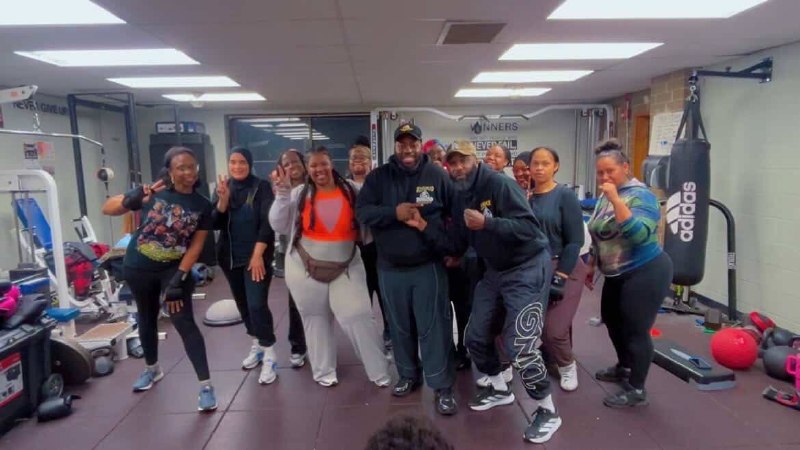Women's boxing class at 10 for 10 Boxing
